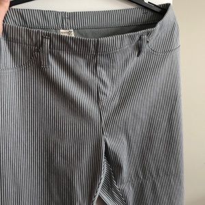 Grey striped jeggings